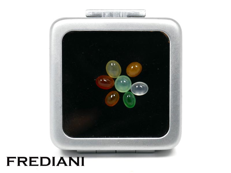 Lot de 7 jades cabochons naturels