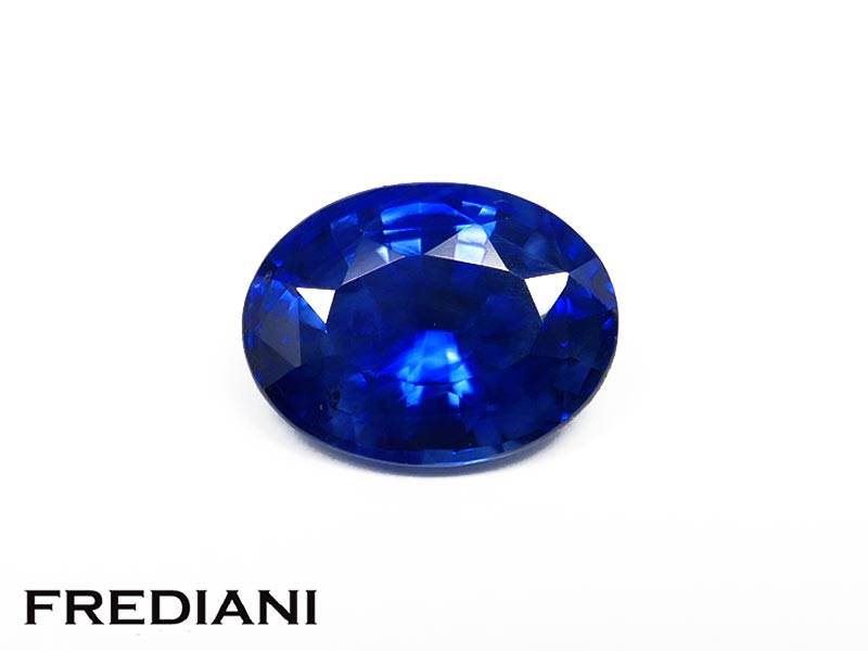 Saphir bleu royal ovale