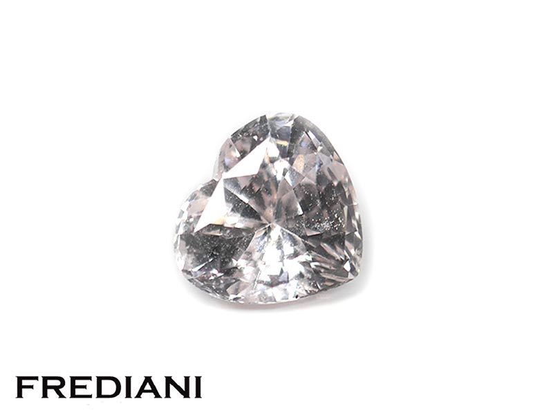 Saphir incolore coeur