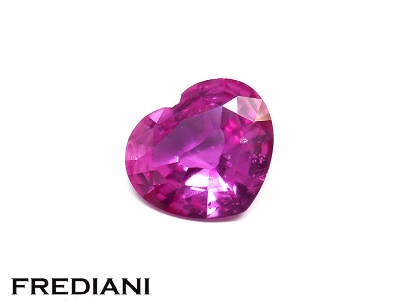Saphir rose intense coeur naturel certifié